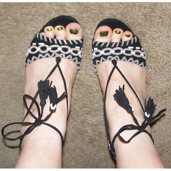 NEW Ivanka Trump Suede Ankle lace heels size 8-8.5 - Picture 13 of 13